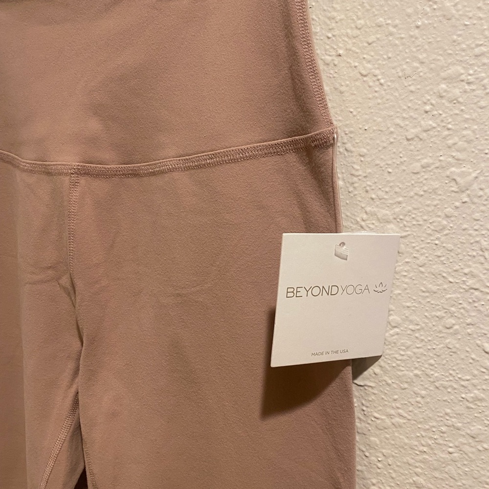 NWT Beyond Yoga Blush Leggings - L